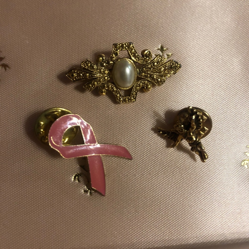 Elegant Gold and Pink Brooch Set